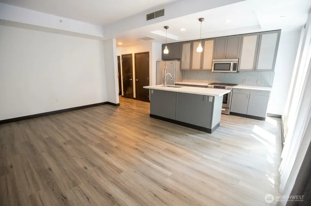 2716 Elliott Avenue Seattle WA 98121
