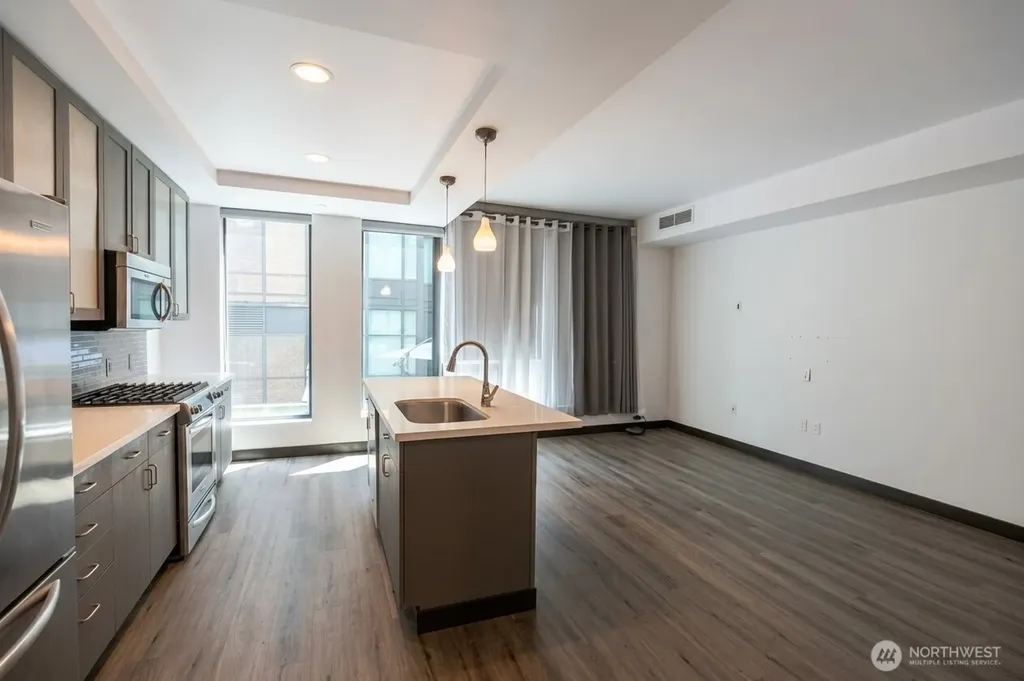 2716 Elliott Avenue Seattle WA 98121