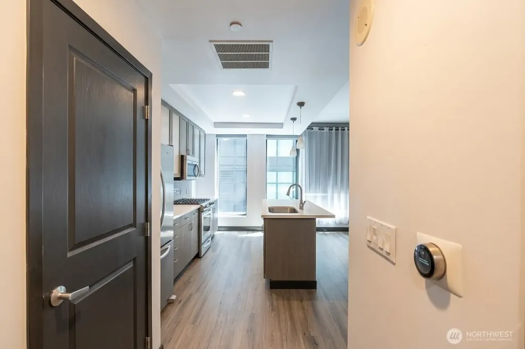2716 Elliott Avenue Seattle WA 98121