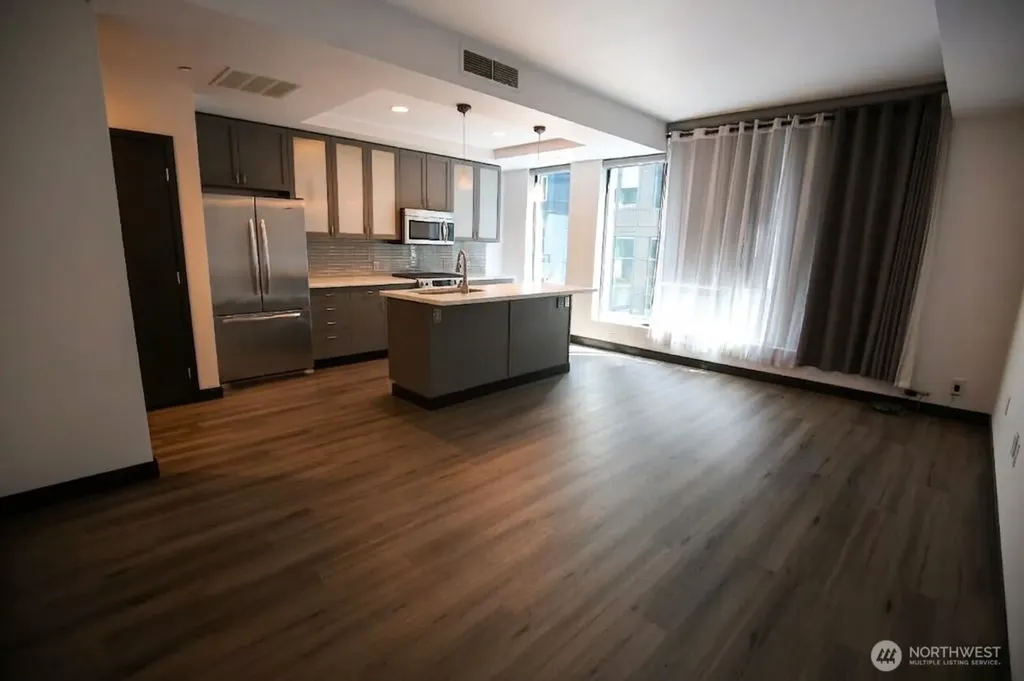 2716 Elliott Avenue Seattle WA 98121