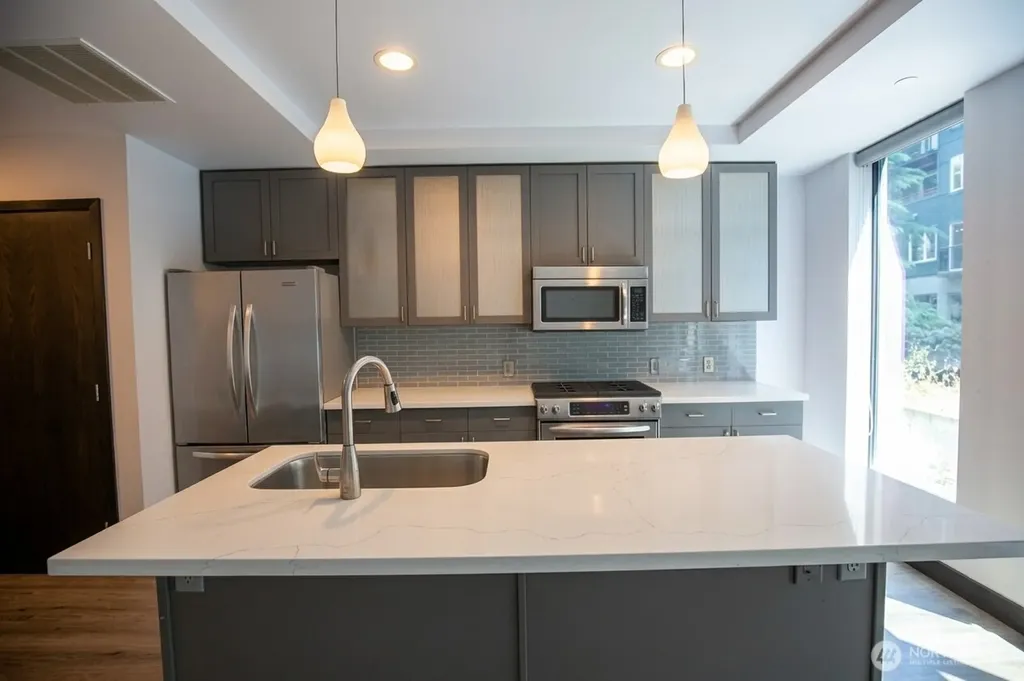 2716 Elliott Avenue Seattle WA 98121