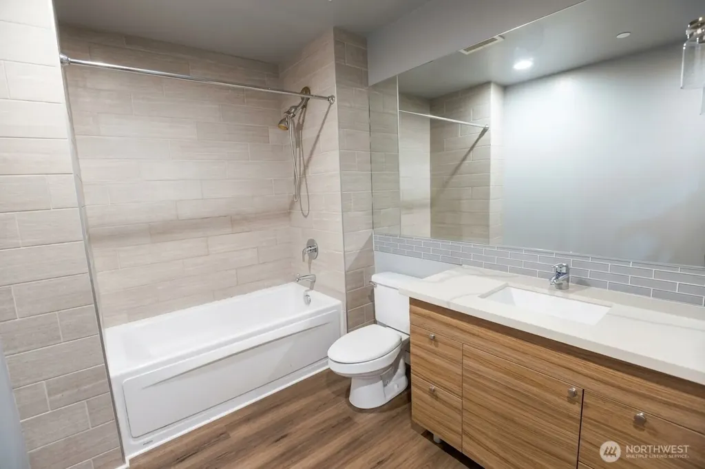 2716 Elliott Avenue Seattle WA 98121