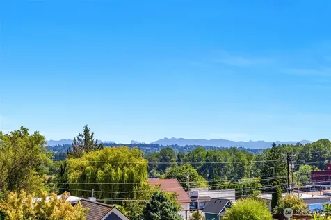 5210 S 3rd Avenue Everett WA 98201
