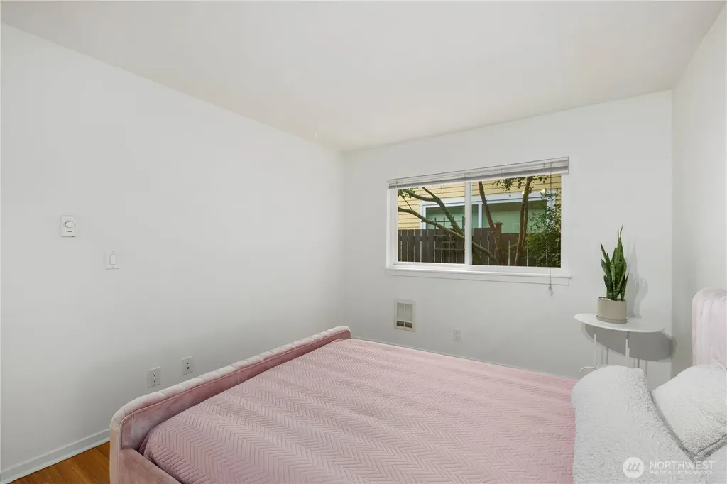 5220 42nd Avenue S Seattle WA 98118