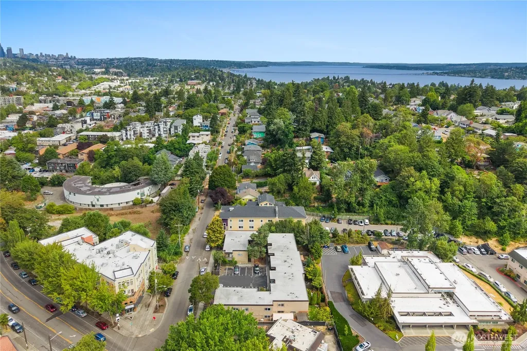 5220 42nd Avenue S Seattle WA 98118
