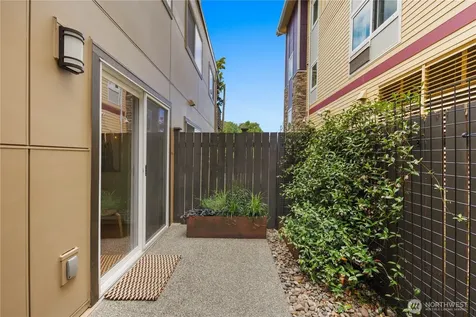 5220 42nd Avenue S Seattle WA 98118