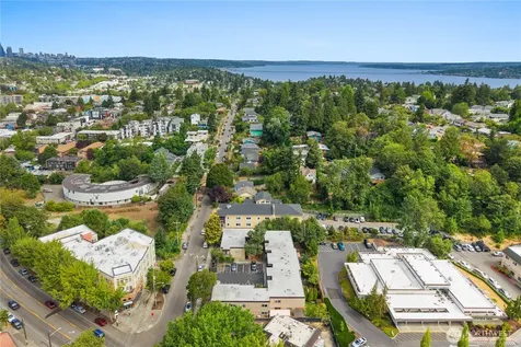 5220 42nd Avenue S Seattle WA 98118