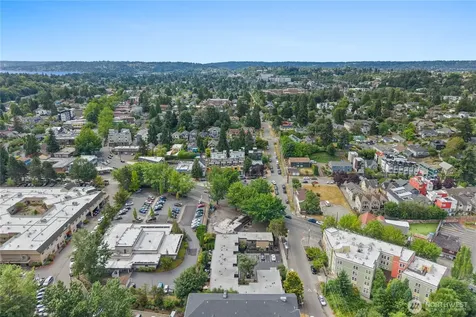 5220 42nd Avenue S Seattle WA 98118