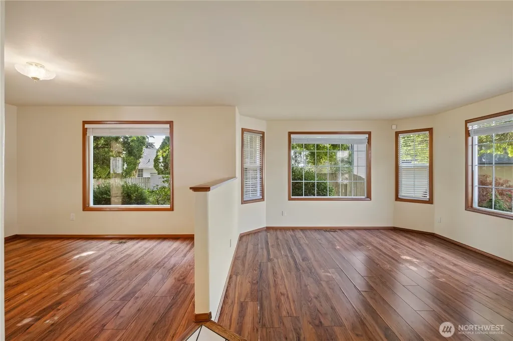 544 SW Muzzall Street Oak Harbor WA 98277
