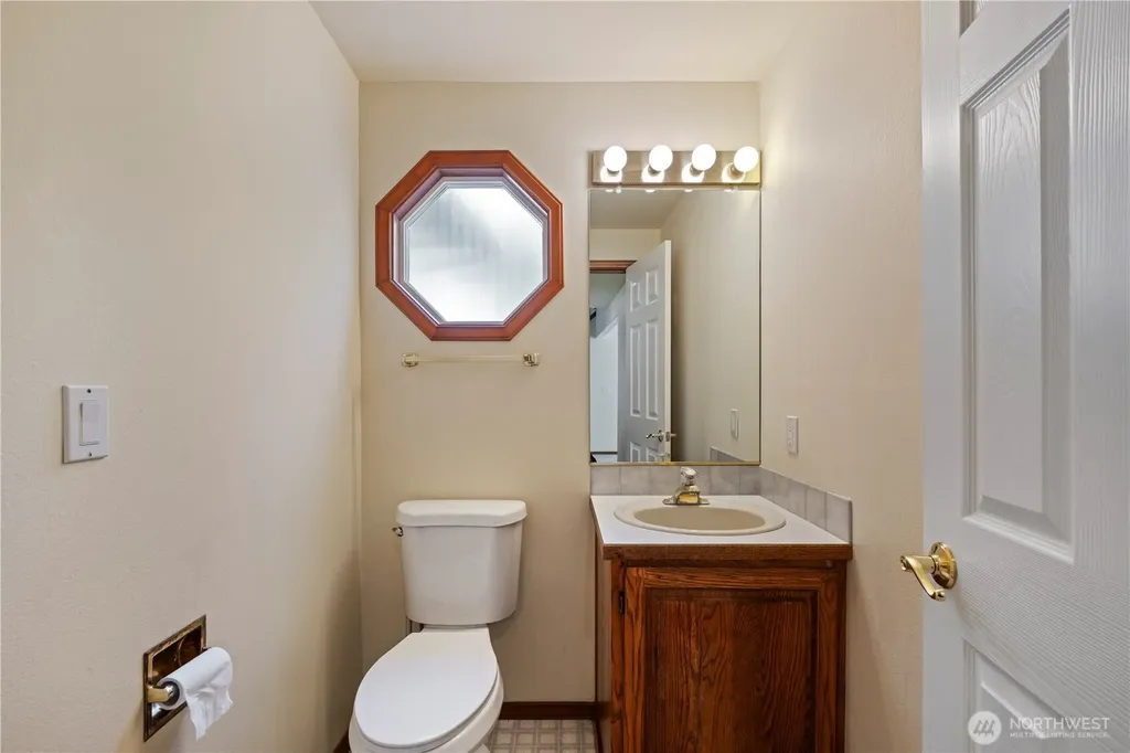 544 SW Muzzall Street Oak Harbor WA 98277