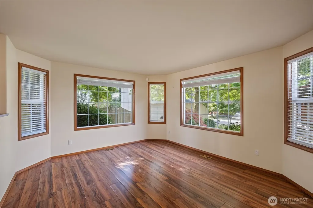 544 SW Muzzall Street Oak Harbor WA 98277
