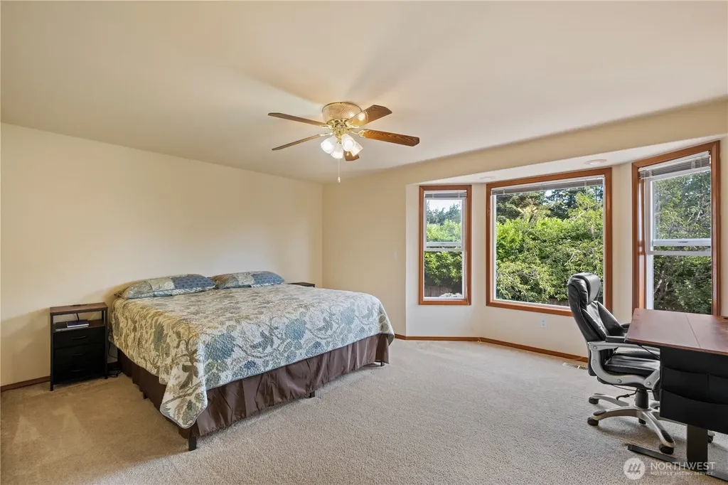 544 SW Muzzall Street Oak Harbor WA 98277