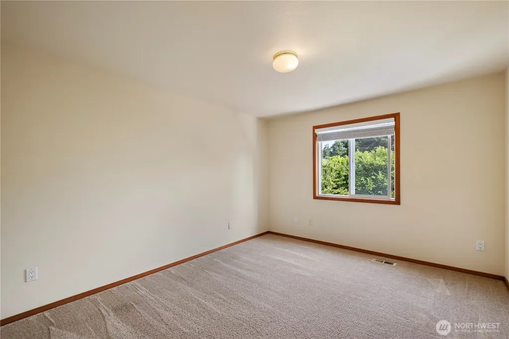 544 SW Muzzall Street Oak Harbor WA 98277