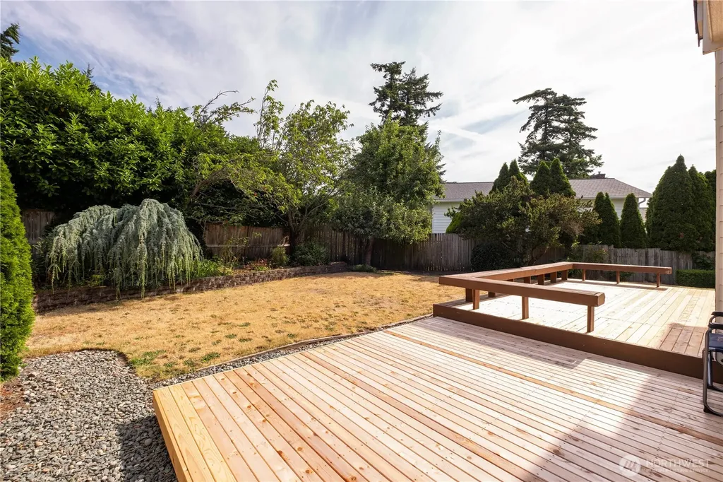 544 SW Muzzall Street Oak Harbor WA 98277