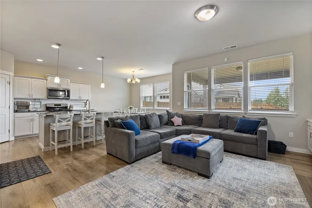16028 77th Avenue Ct E Puyallup WA 98375