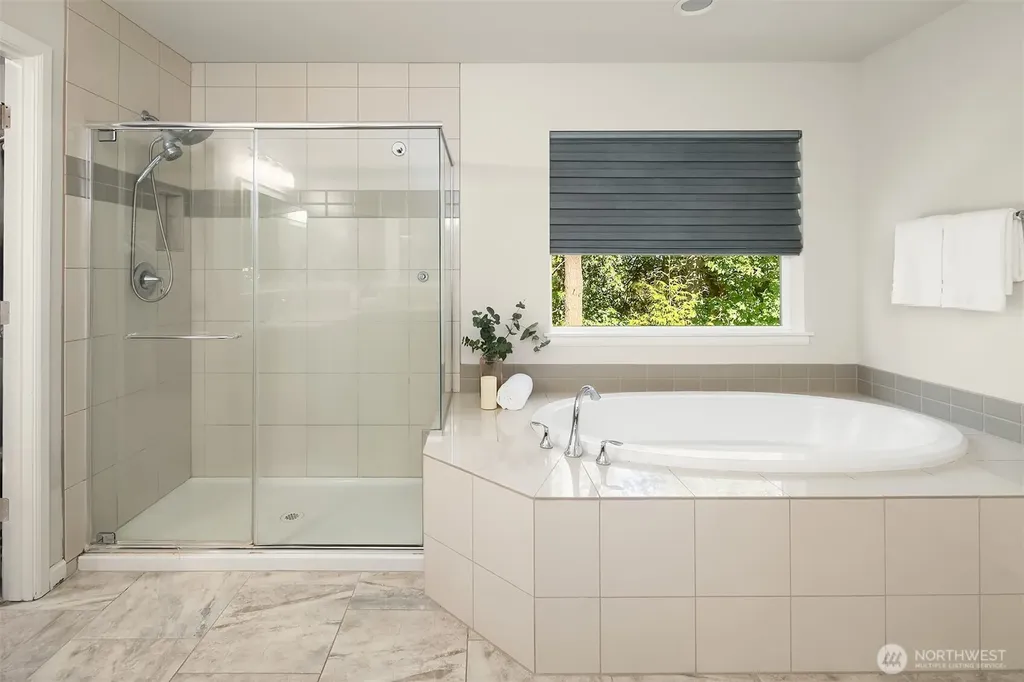 13874 Lavigne Court NE Bainbridge Island WA 98110