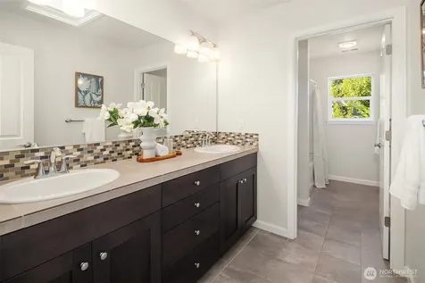 13874 Lavigne Court NE Bainbridge Island WA 98110