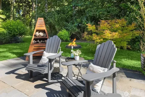 13874 Lavigne Court NE Bainbridge Island WA 98110