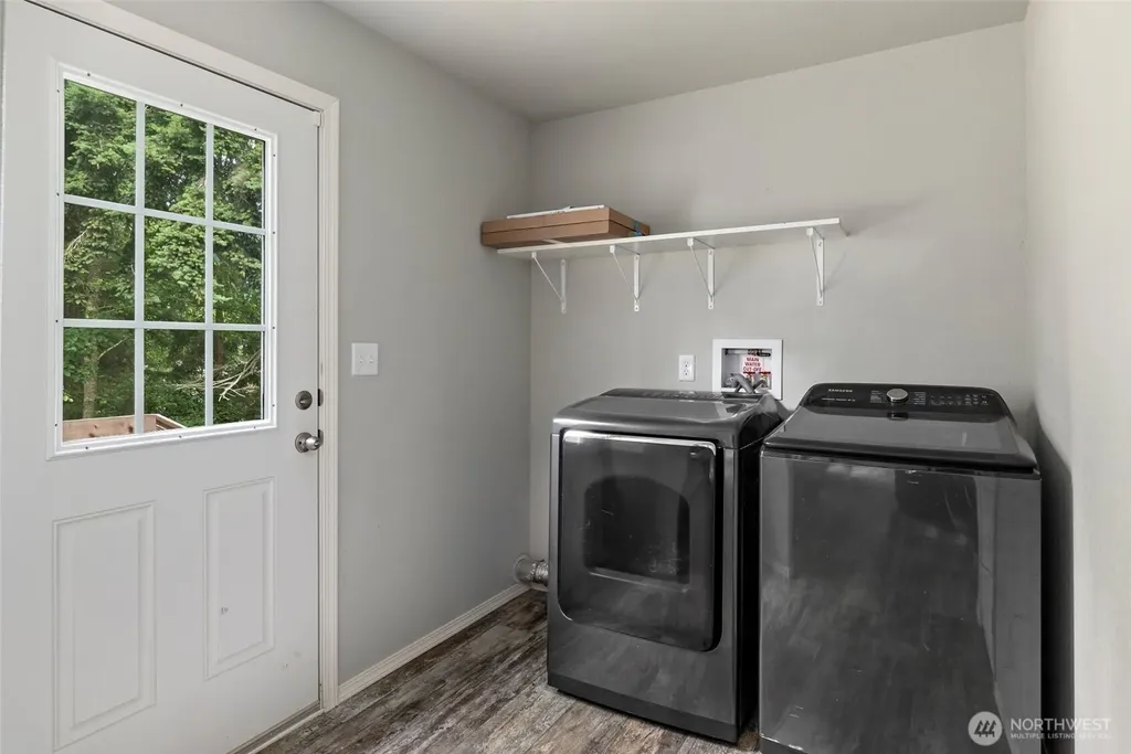 4341 Noisy Circle Oak Harbor WA 98277
