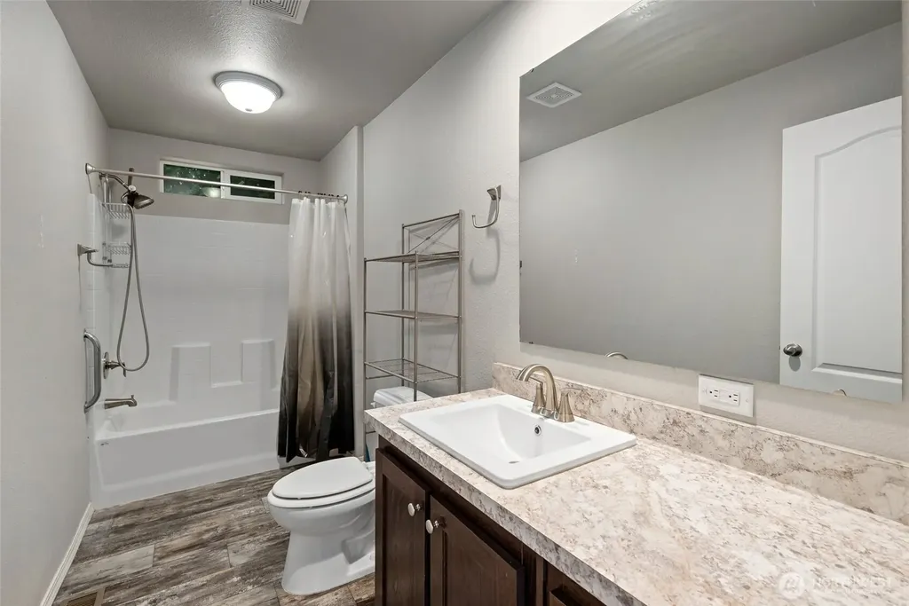 4341 Noisy Circle Oak Harbor WA 98277