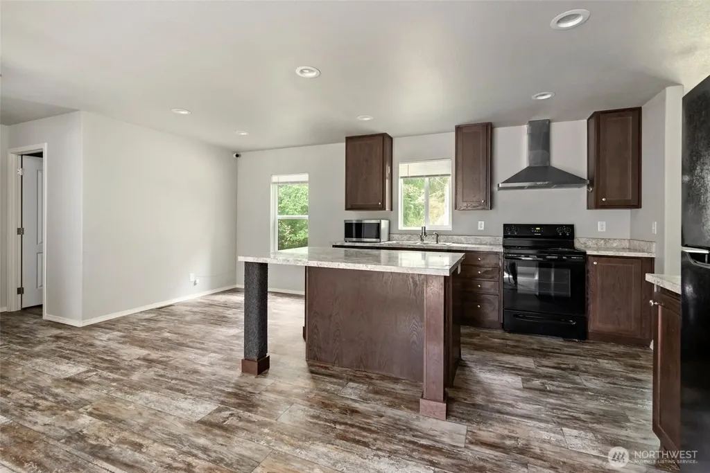 4341 Noisy Circle Oak Harbor WA 98277