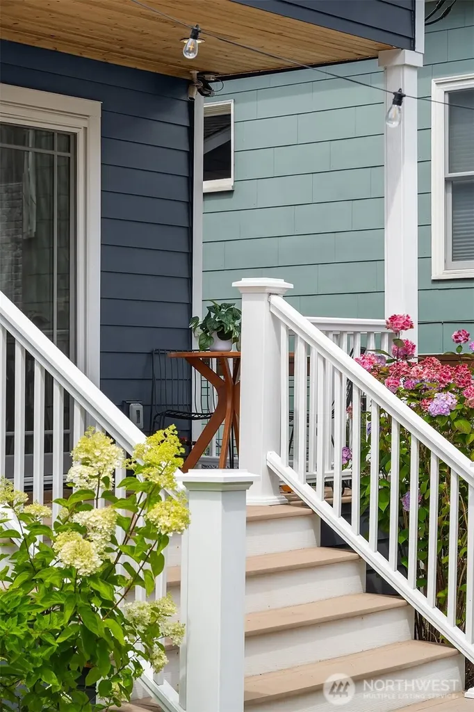 6302 15th Avenue NE Seattle WA 98115