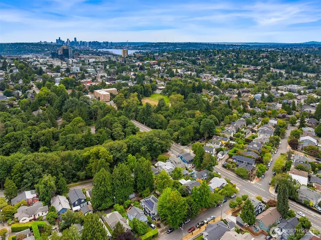 6302 15th Avenue NE Seattle WA 98115