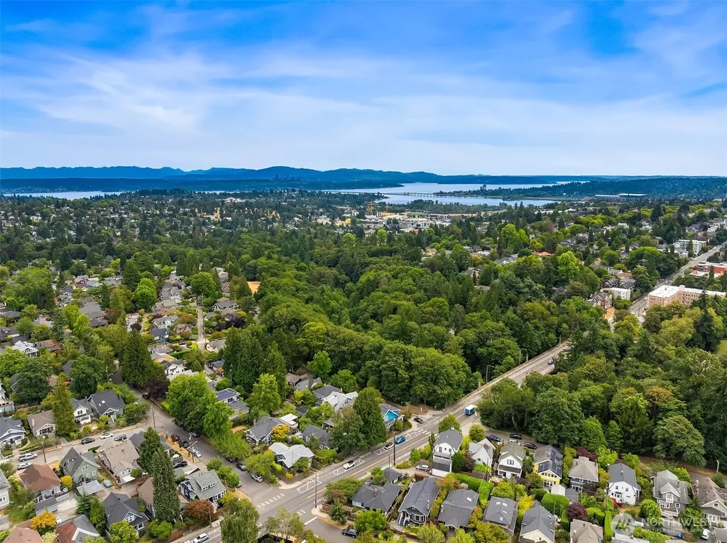 6302 15th Avenue NE Seattle WA 98115