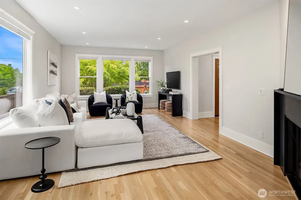 6302 15th Avenue NE Seattle WA 98115