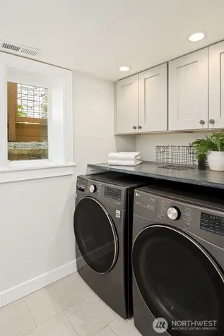 6302 15th Avenue NE Seattle WA 98115