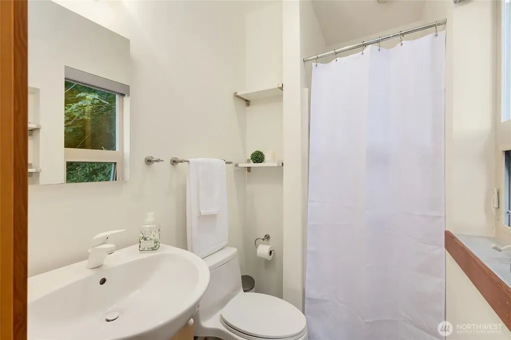 4089 Rockaway Beach Road NE Bainbridge Island WA 98110