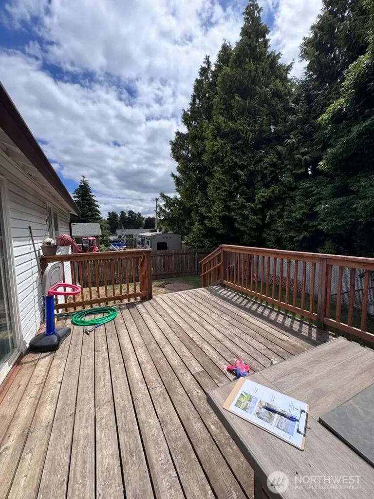 1990 Whitetail Lane Woodland WA 98674