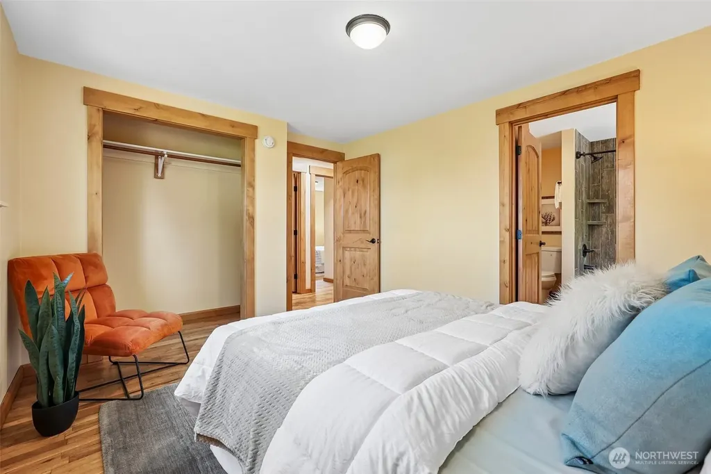 11746 22nd Avenue NE Seattle WA 98125