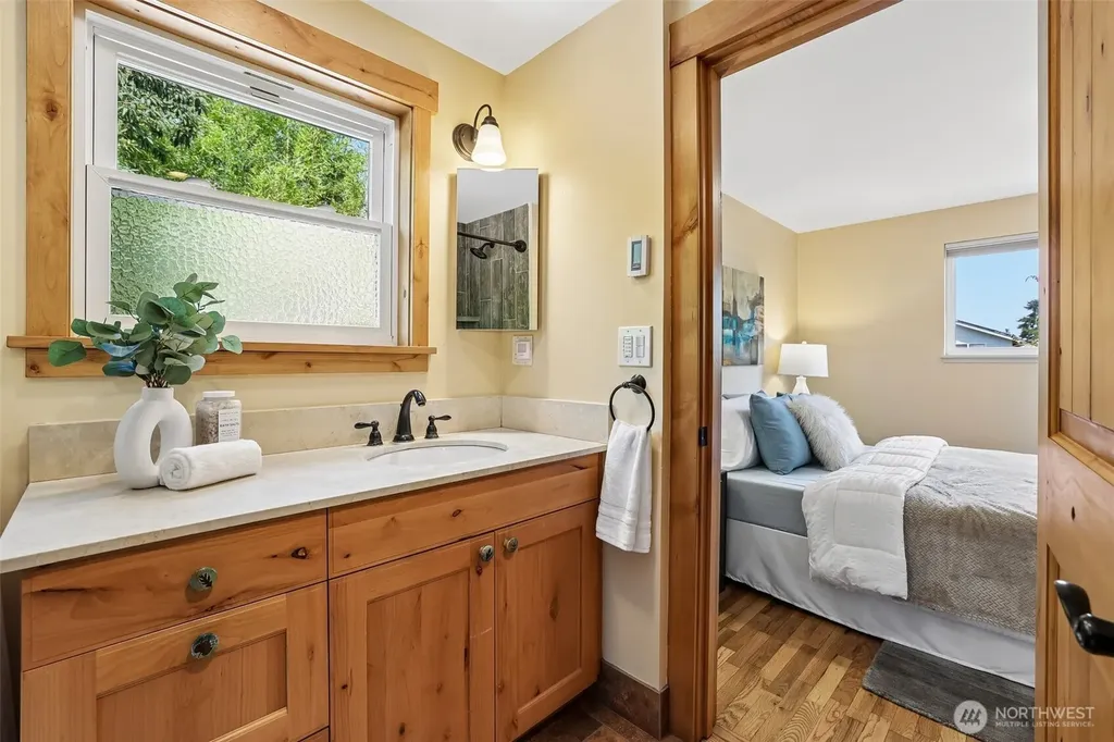 11746 22nd Avenue NE Seattle WA 98125
