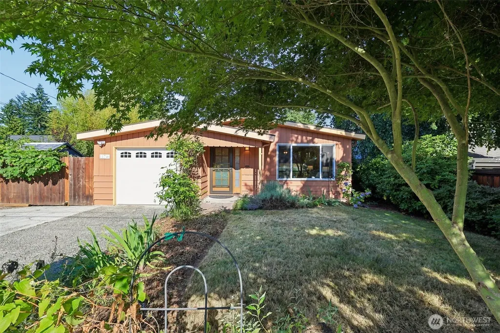 11746 22nd Avenue NE Seattle WA 98125