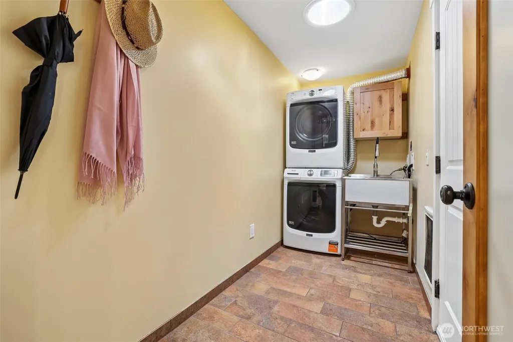 11746 22nd Avenue NE Seattle WA 98125