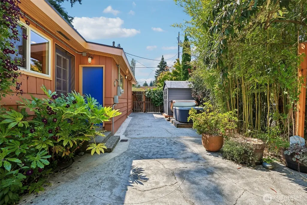 11746 22nd Avenue NE Seattle WA 98125