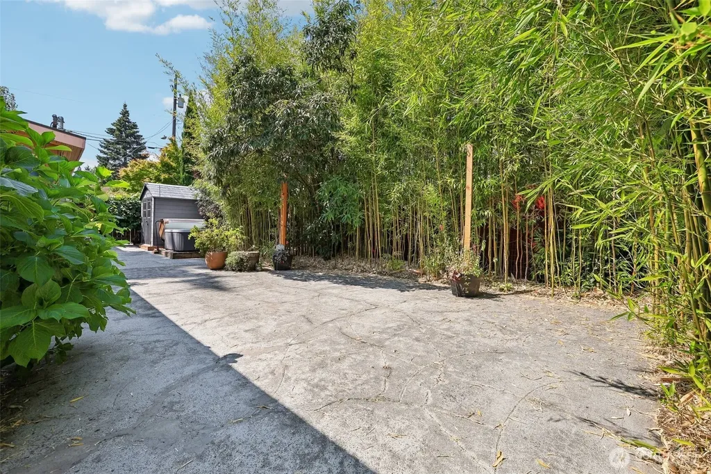 11746 22nd Avenue NE Seattle WA 98125