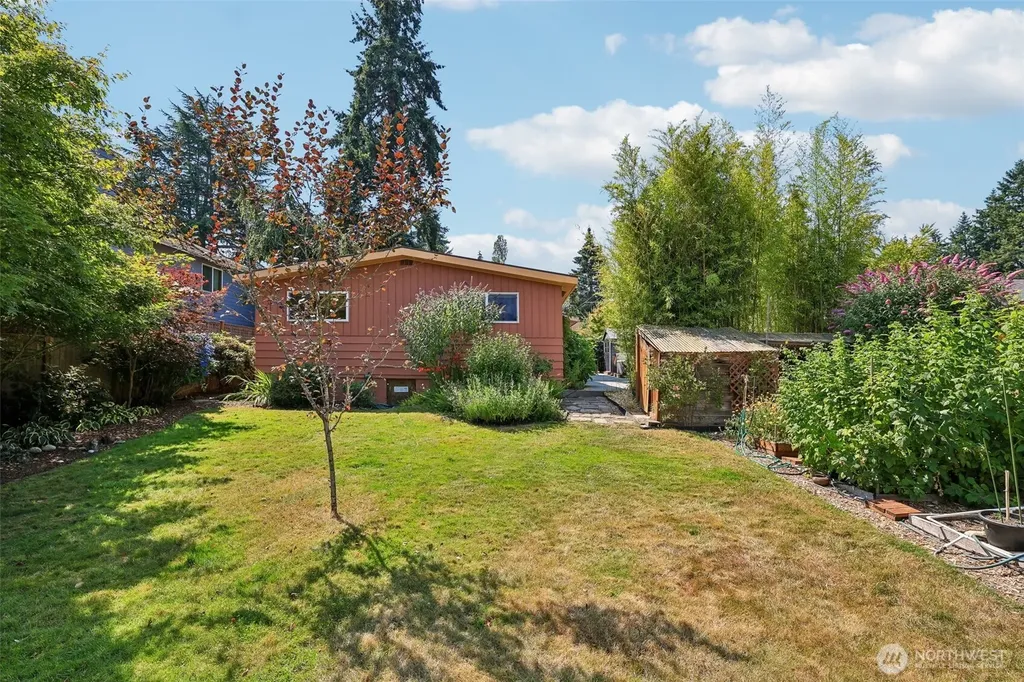 11746 22nd Avenue NE Seattle WA 98125
