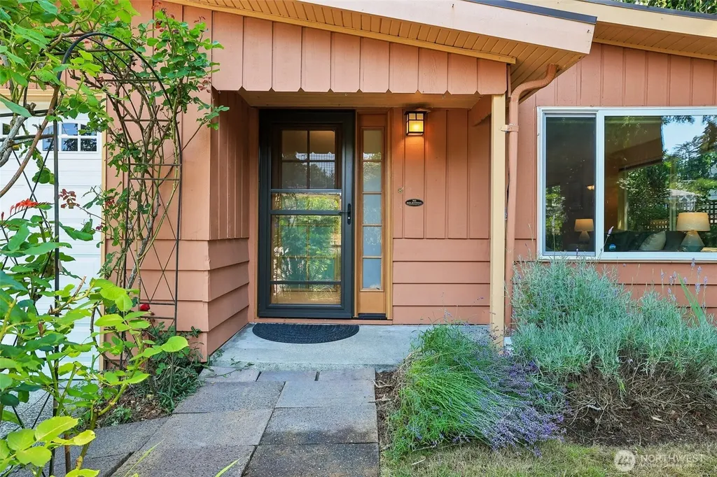 11746 22nd Avenue NE Seattle WA 98125
