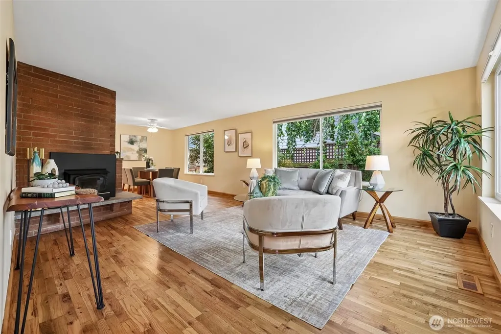 11746 22nd Avenue NE Seattle WA 98125