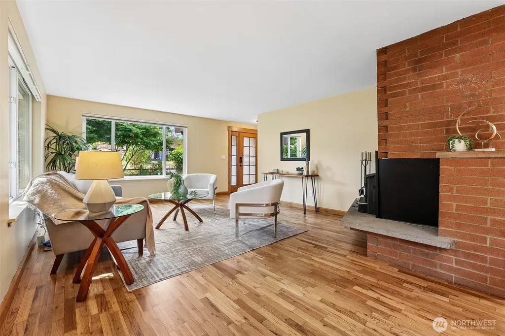 11746 22nd Avenue NE Seattle WA 98125