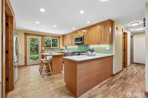 11746 22nd Avenue NE Seattle WA 98125