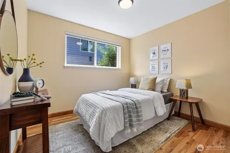 11746 22nd Avenue NE Seattle WA 98125
