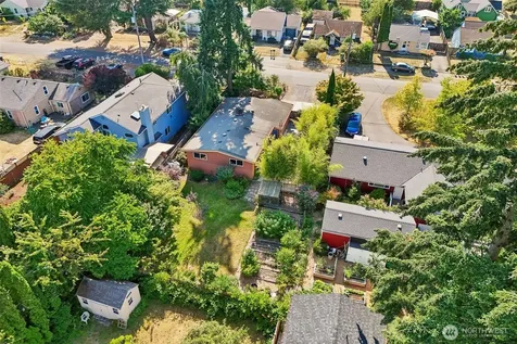 11746 22nd Avenue NE Seattle WA 98125