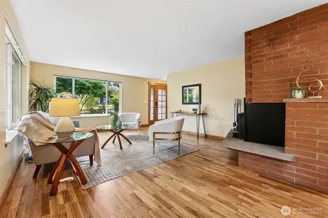11746 22nd Avenue NE Seattle WA 98125