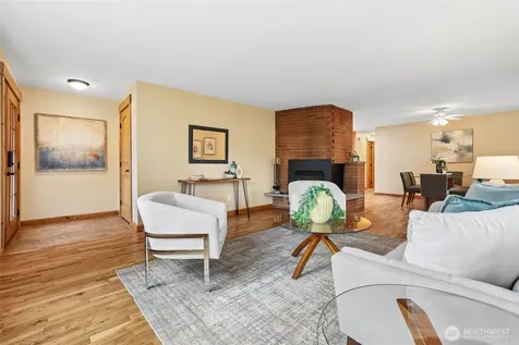 11746 22nd Avenue NE Seattle WA 98125