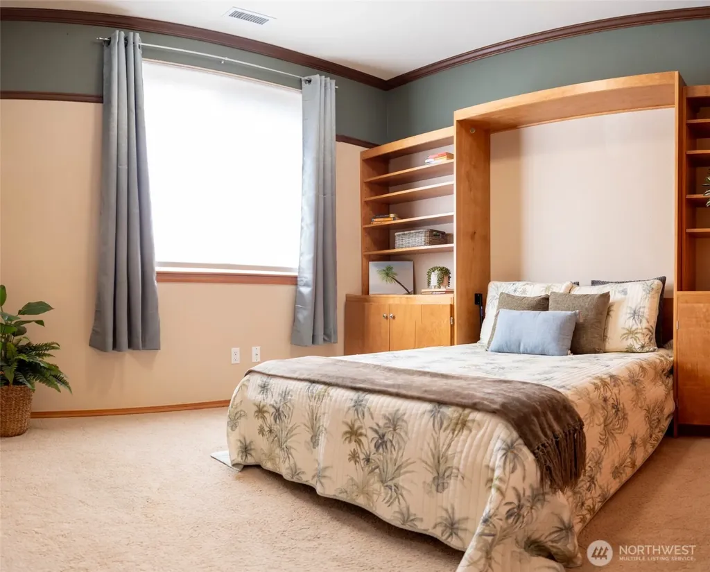 8646 Bainbridge Loop NE Lacey WA 98516