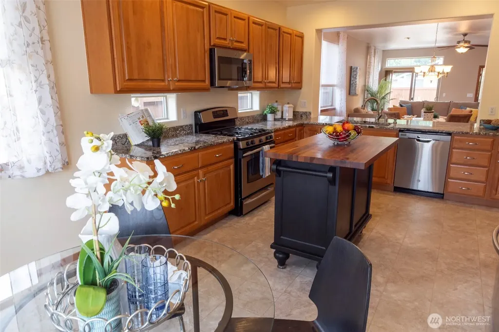 8646 Bainbridge Loop NE Lacey WA 98516