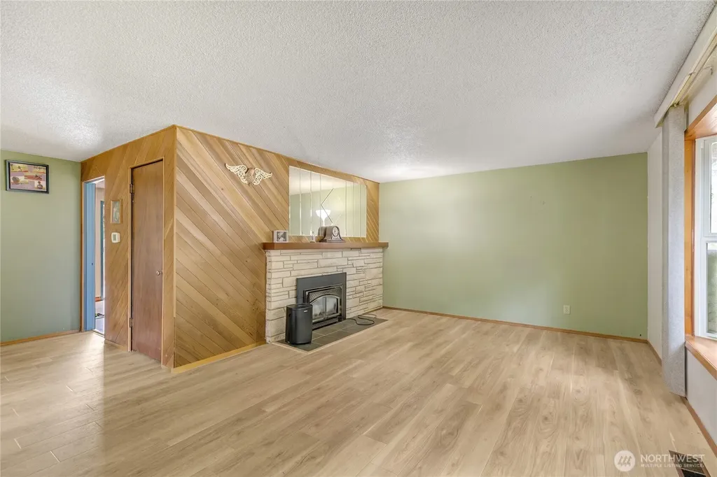 20911 78th Avenue W Edmonds WA 98026